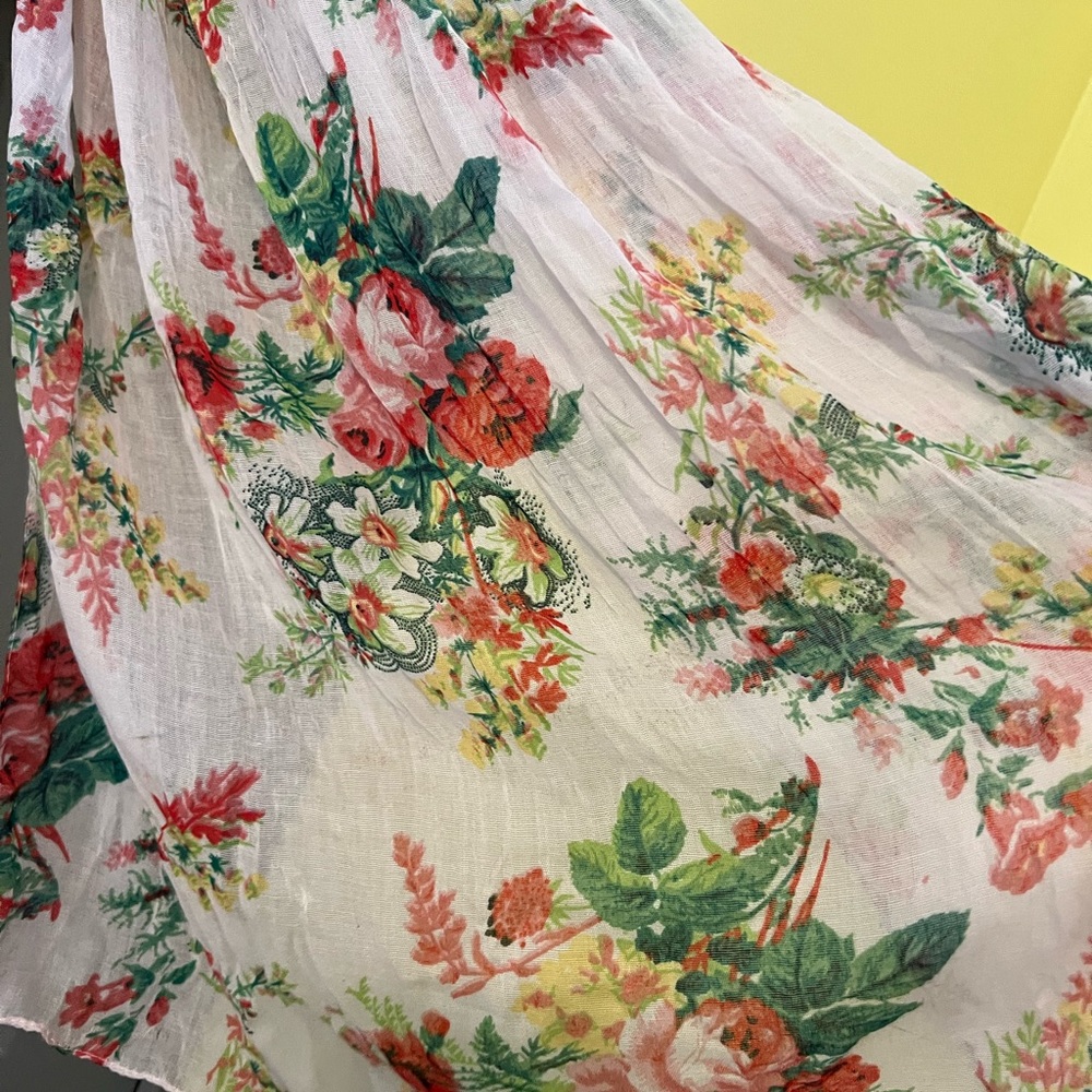 Women’s | White and Floral Scarf